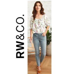 RW & Company, Skinny leg mid rise light wash blue jeans